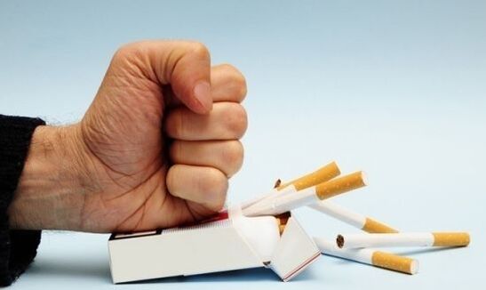 parmak eklemlerinde ağrıyı önlemek için sigarayı bırakın