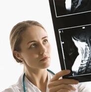 Osteokondroz tanısı bir X ışını muayenesi kullanılarak belirtilir